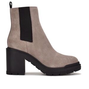 Marc Fisher Vanlisa Chelsea Gray/Black Ankle Boots women’s 9.5